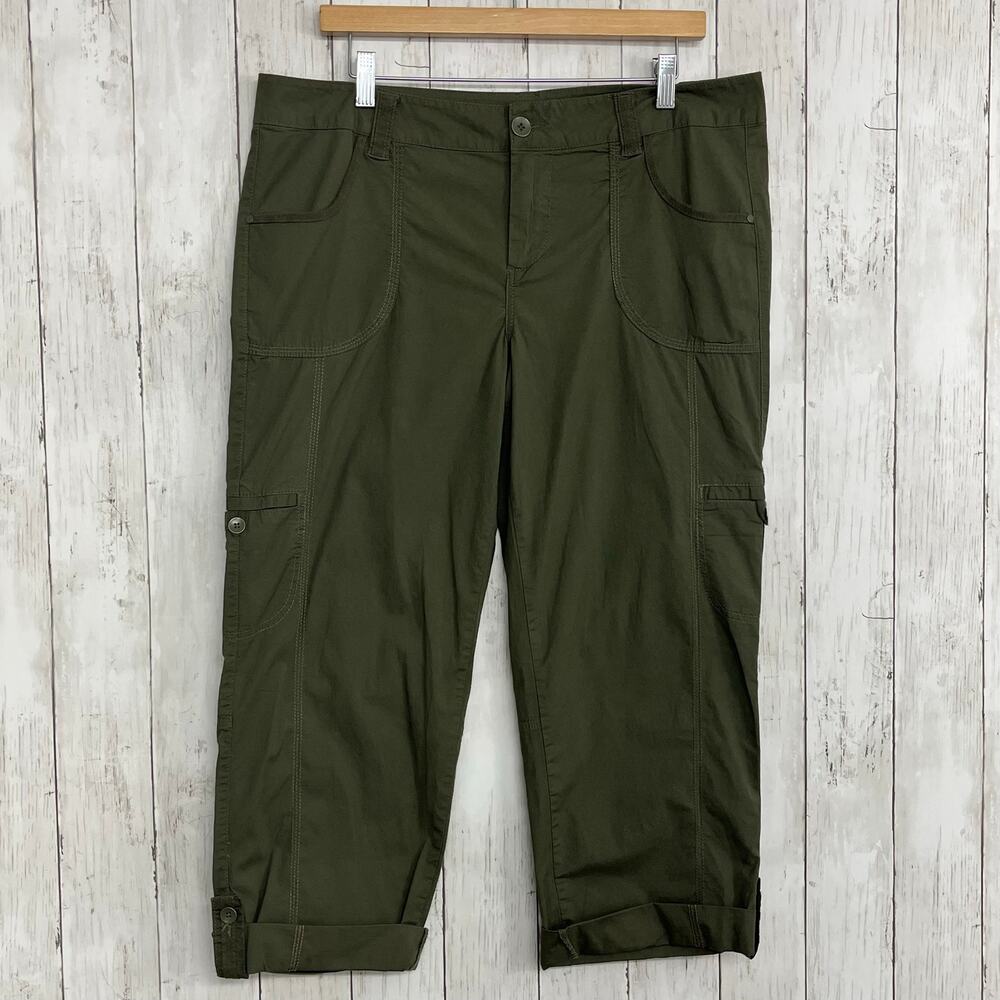 Apt. 9 Utility Green Modern Capris Minimalist Summer Cropped Pants Career Casual